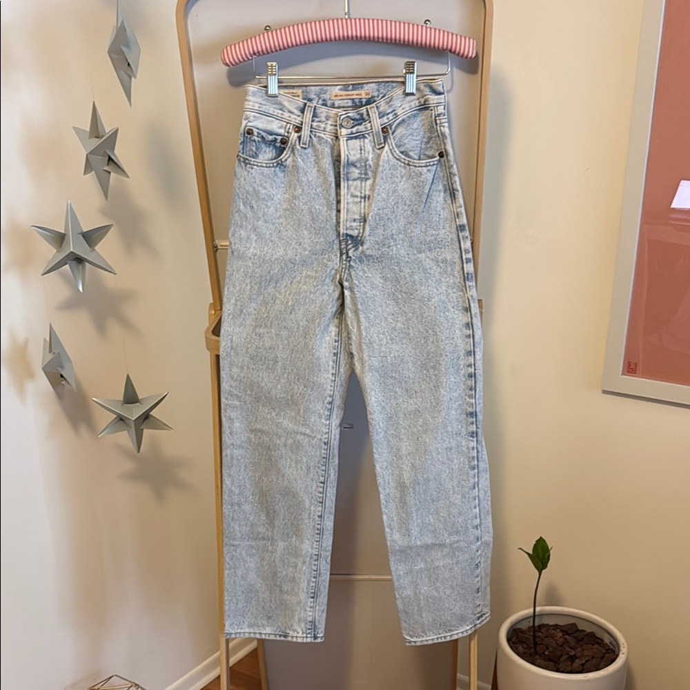 Levi’s Ribcage Straight Ankle Jeans